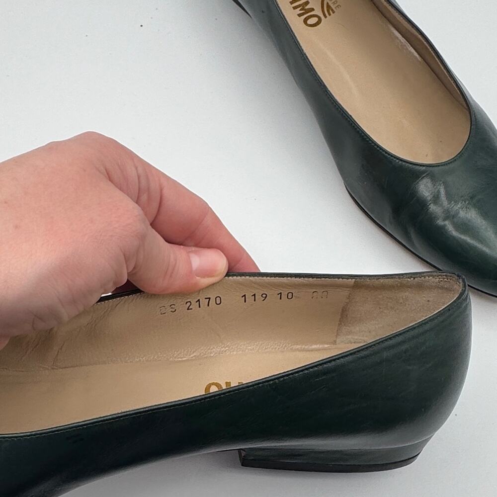 Salvatore Ferragamo Flats - Women's ?? Bottom of shoe is 10.5 inches - Picture 2 of 5
